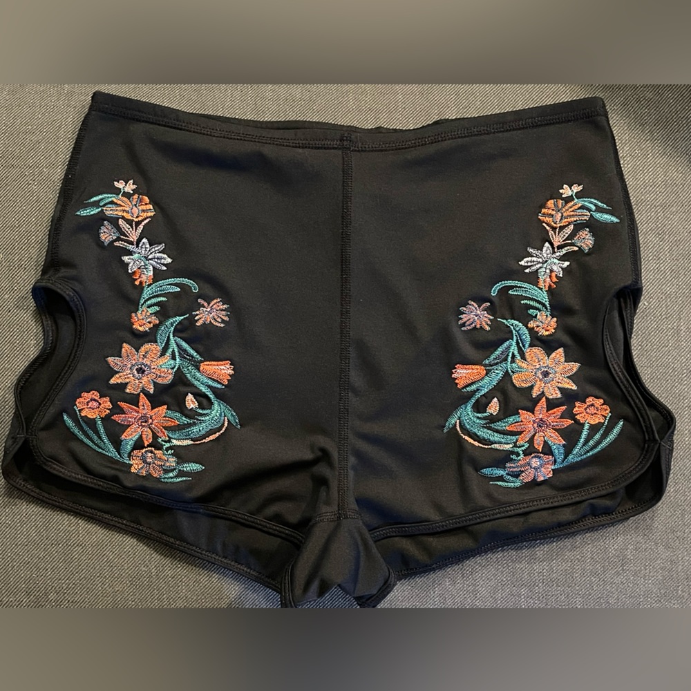 Without Walls Paisley Embroidered (Urban Outfitters) Gym Athletic Work Out Short